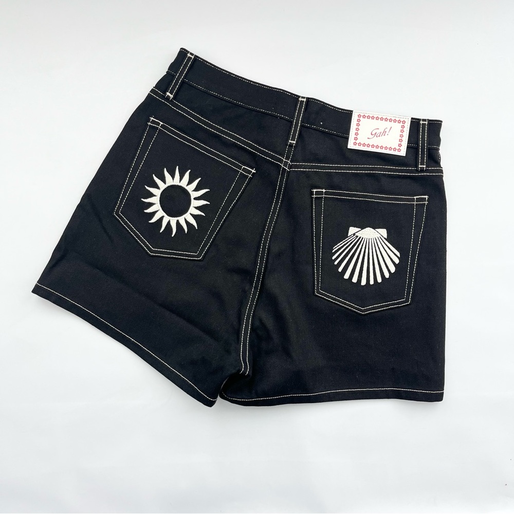Lisa Says Gah Embroidered Shorts Black Denim